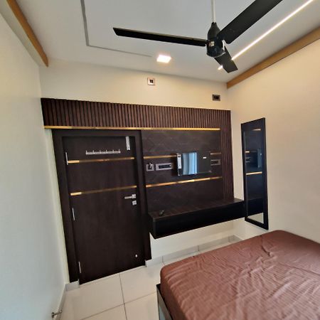 Sundar Lodge Tiruppatur Exterior foto